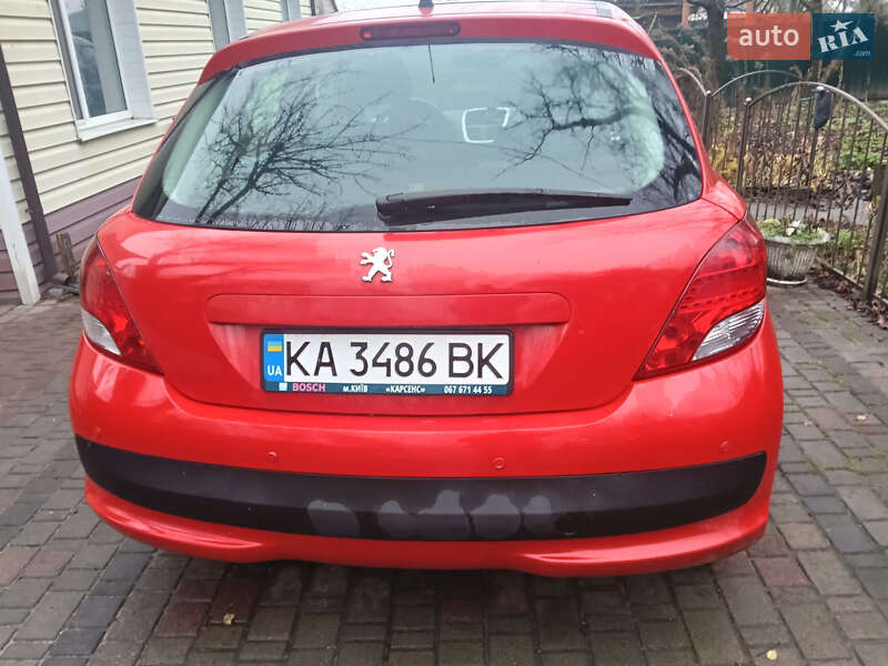 Хэтчбек Peugeot 207 2011 в Брусилове