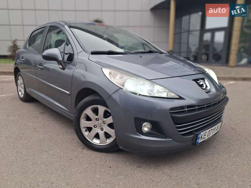 Peugeot 207 2011 Peugeot 207 2011