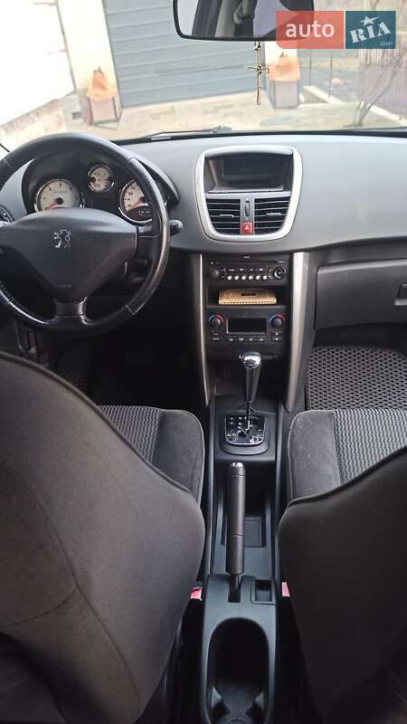 Хетчбек Peugeot 207 2008 в Теребовлі
