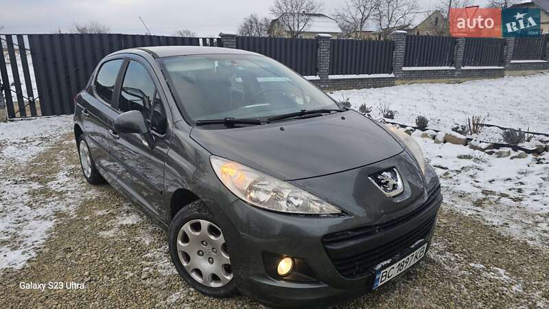 Хэтчбек Peugeot 207 2010 в Стрые