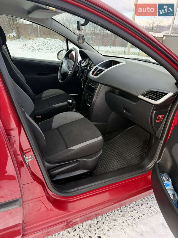 Хэтчбек Peugeot 207 2008 в Белках