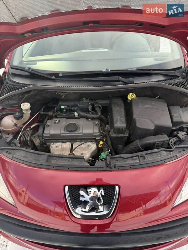 Хэтчбек Peugeot 207 2008 в Белках