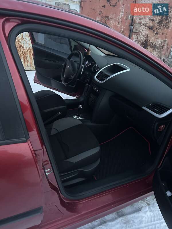 Хэтчбек Peugeot 207 2008 в Запорожье фото 14 Хэтчбек Peugeot 207 2008 в Запорожье