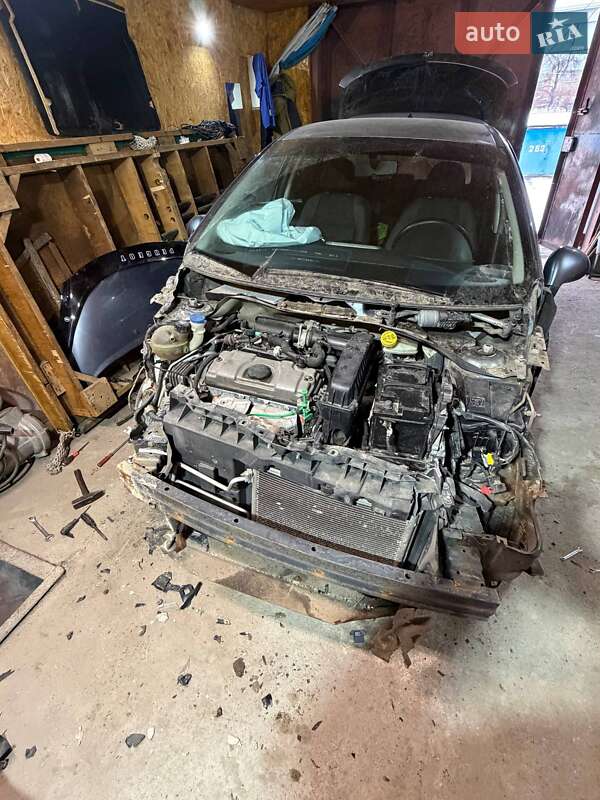 Хетчбек Peugeot 207 2011 в Кропивницькому