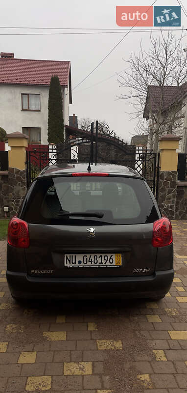 Хэтчбек Peugeot 207 2011 в Львове