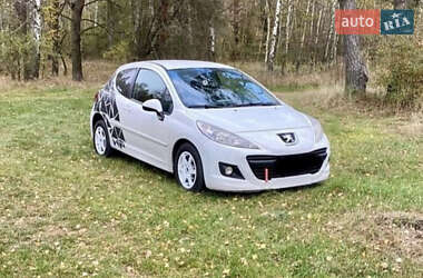 Хэтчбек Peugeot 207 2012 в Киеве