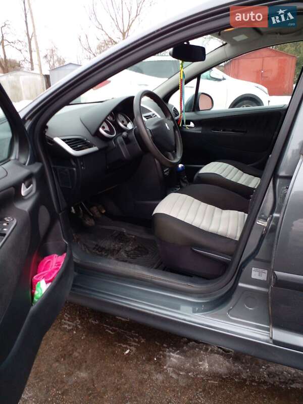 Универсал Peugeot 207 2009 в Оженине