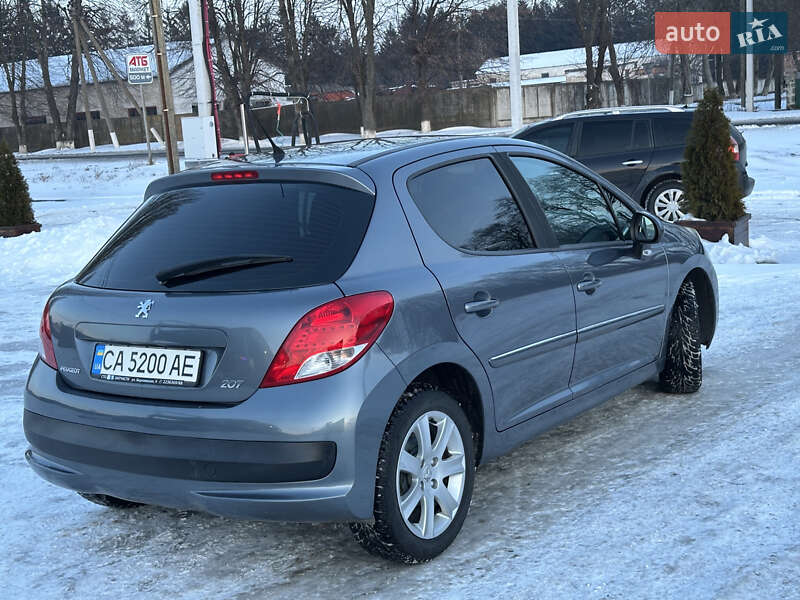 Хэтчбек Peugeot 207 2011 в Умани