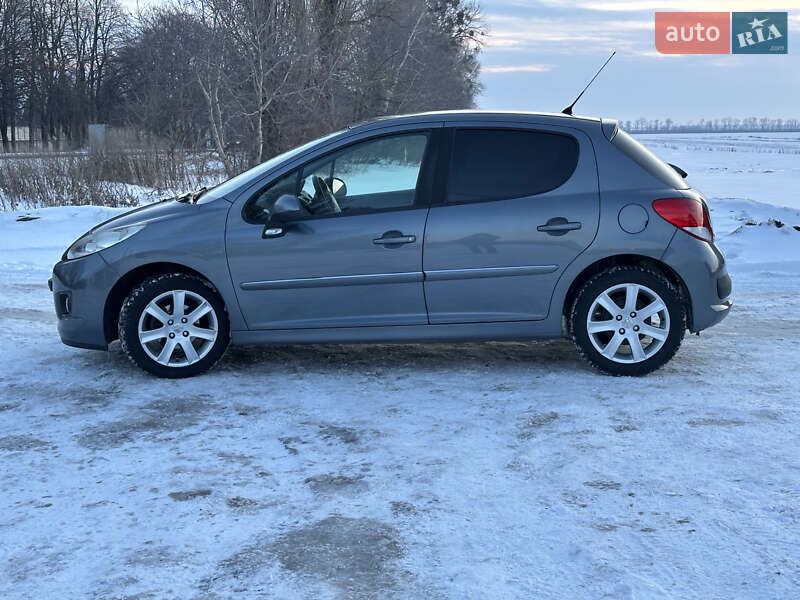 Хэтчбек Peugeot 207 2011 в Умани