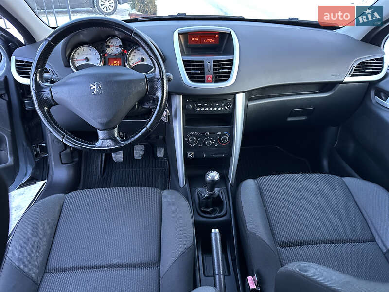 Хэтчбек Peugeot 207 2011 в Умани