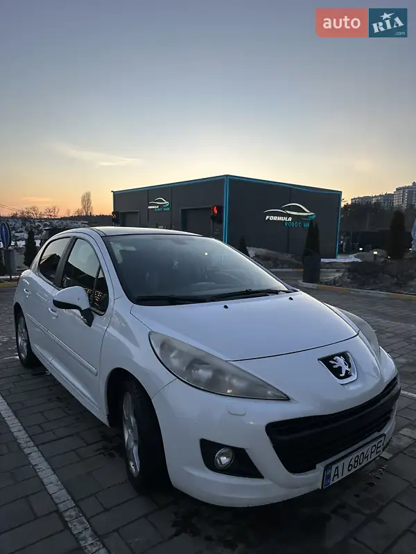 Peugeot 207 2012