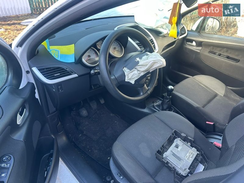 Хэтчбек Peugeot 207 2010 в Умани