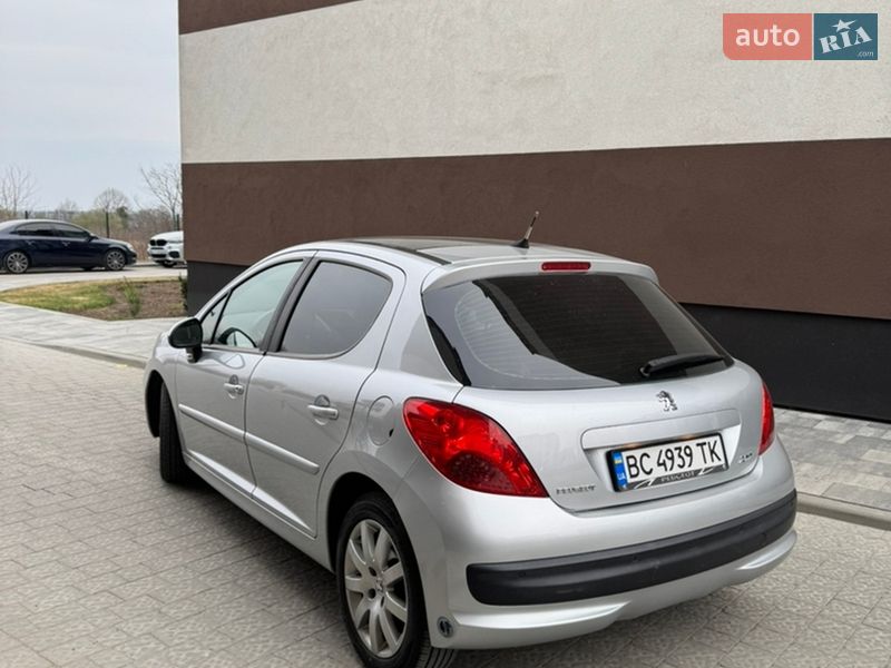 Хэтчбек Peugeot 207 2007 в Львове