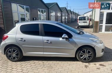 Хэтчбек Peugeot 207 2009 в Каменке-Бугской
