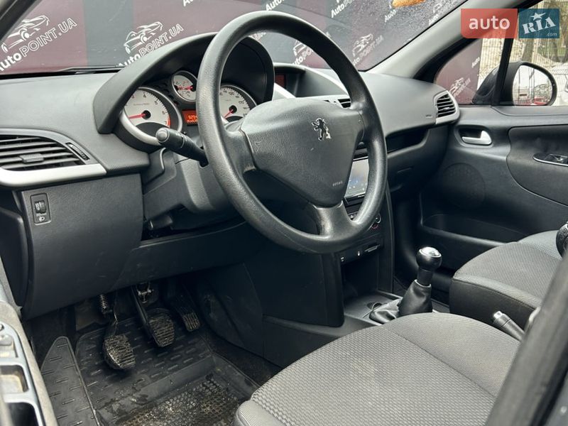 Хетчбек Peugeot 207 2010 в Сумах