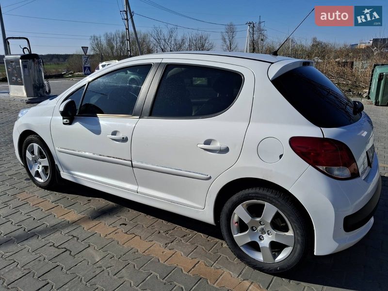 Хэтчбек Peugeot 207 2012 в Киеве фото 5 Хэтчбек Peugeot 207 2012 в Киеве