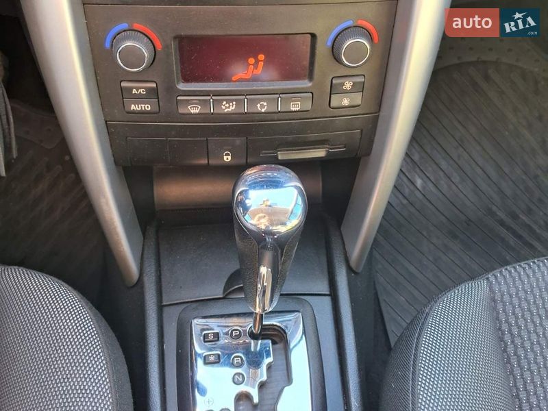 Хэтчбек Peugeot 207 2012 в Киеве фото 10 Хэтчбек Peugeot 207 2012 в Киеве
