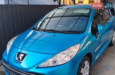 Хэтчбек Peugeot 207 2011 в Черновцах