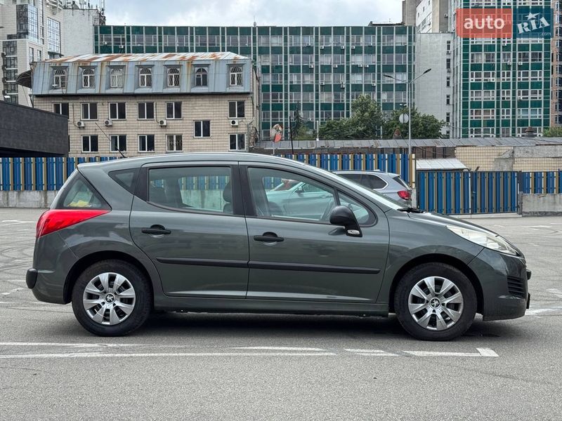 Универсал Peugeot 207 2011 в Киеве