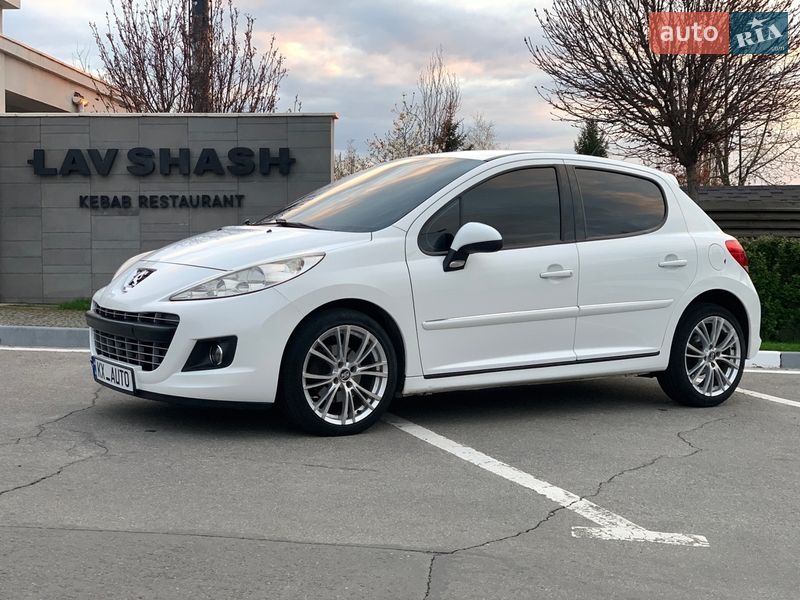 Peugeot 207 2011