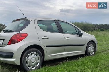 Хэтчбек Peugeot 207 2008 в Черновцах