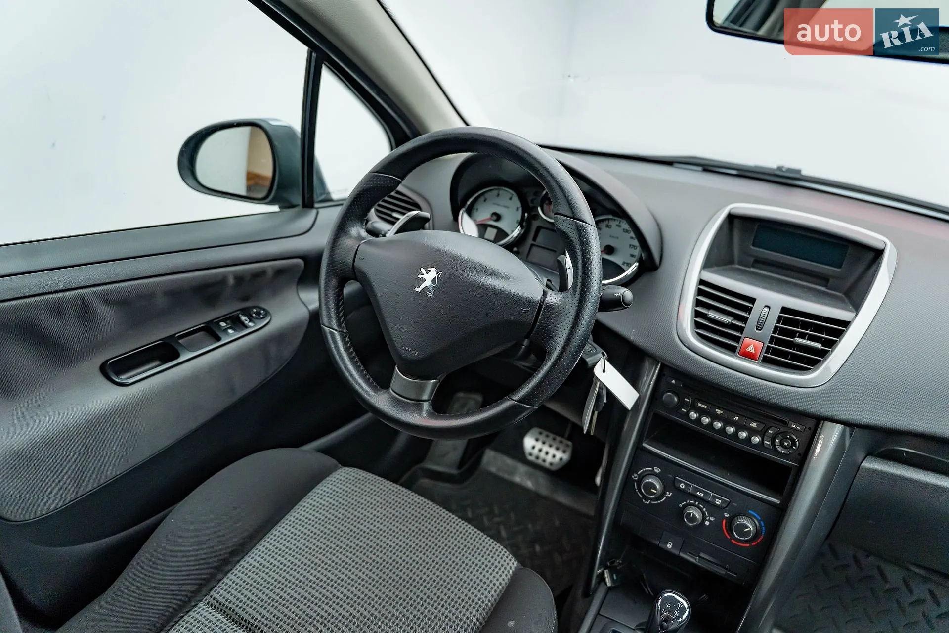 2010 Peugeot 207 - мініатюра 11