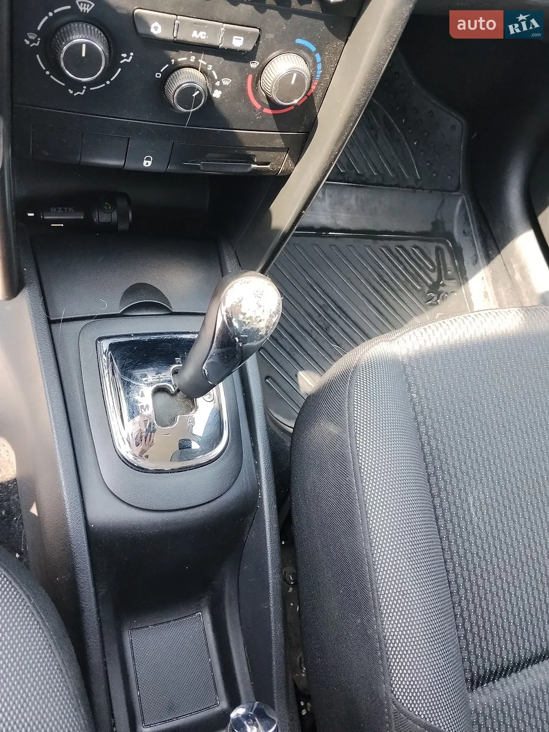 2010 Peugeot 207 - мініатюра 11