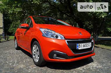 Хэтчбек Peugeot 208 2016 в Киеве