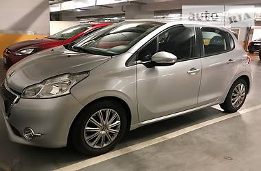 Хэтчбек Peugeot 208 2012 в Запорожье