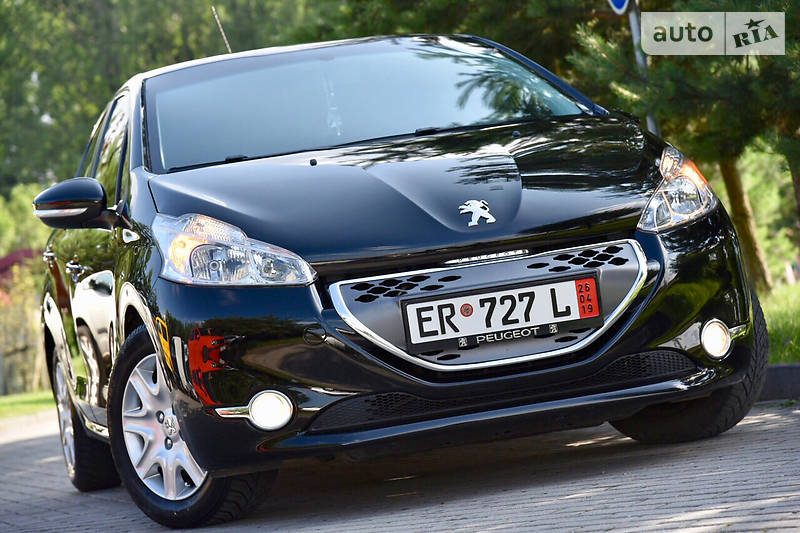 Хэтчбек Peugeot 208 2013 в Дрогобыче