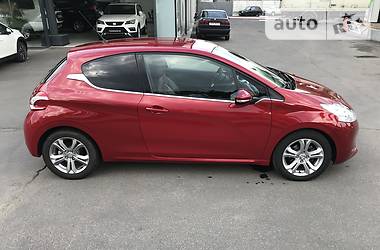 Купе Peugeot 208 2014 в Одессе