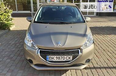 Хэтчбек Peugeot 208 2013 в Ровно