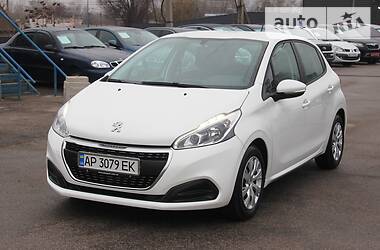 Хэтчбек Peugeot 208 2015 в Запорожье