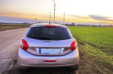 Хэтчбек Peugeot 208 2013 в Полтаве