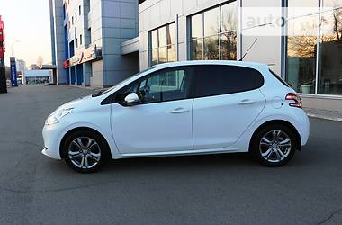 Хэтчбек Peugeot 208 2014 в Киеве