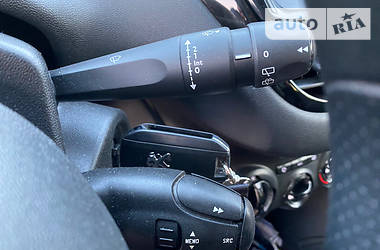 Хетчбек Peugeot 208 2014 в 