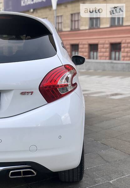 Хетчбек Peugeot 208 2014 в Харкові