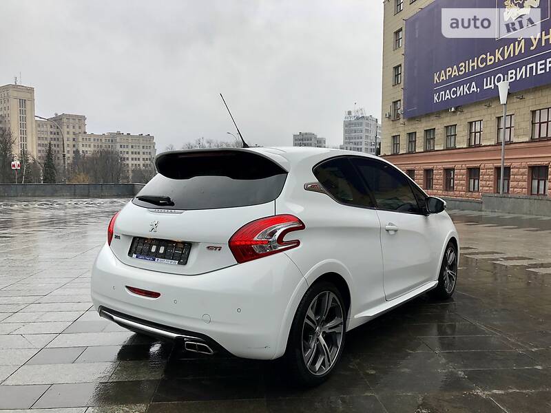 Хетчбек Peugeot 208 2014 в Харкові