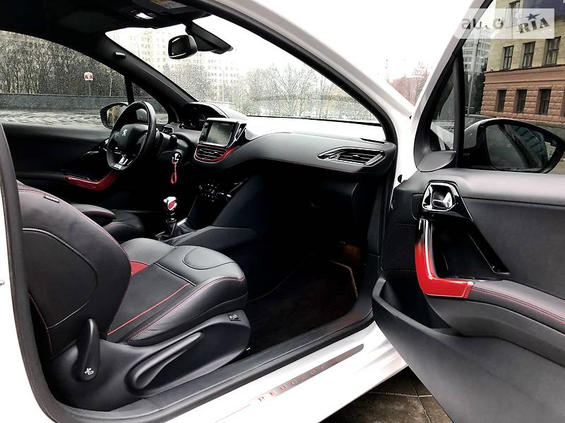 Хетчбек Peugeot 208 2014 в Харкові