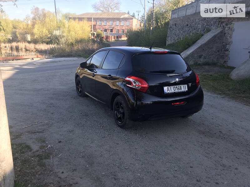 Хетчбек Peugeot 208 2013 в Білій Церкві