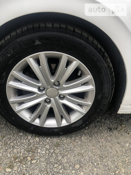 Хетчбек Peugeot 208 2014 в Ужгороді фото 11 Хетчбек Peugeot 208 2014 в Ужгороді