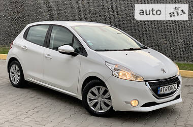 Хэтчбек Peugeot 208 2013 в Ивано-Франковске