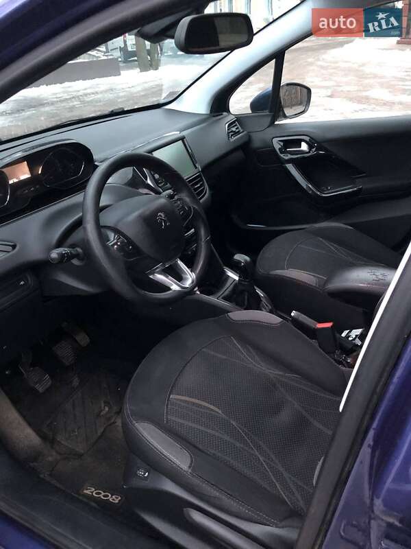 Хетчбек Peugeot 208 2013 в Баранівці