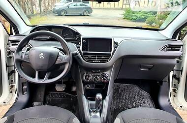 Хэтчбек Peugeot 208 2015 в Киеве