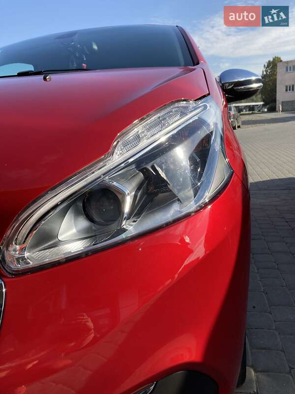 Хетчбек Peugeot 208 2019 в Снятині