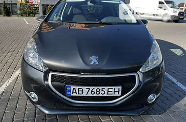 Хэтчбек Peugeot 208 2012 в Виннице