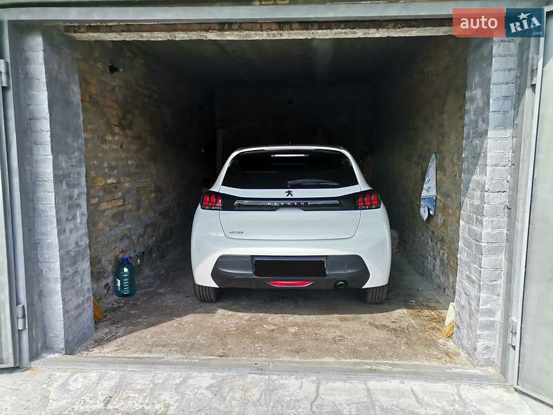 Хетчбек Peugeot 208 2022 в Києві