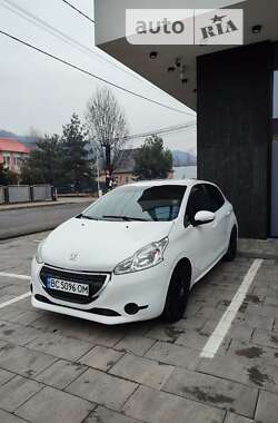 Хэтчбек Peugeot 208 2013 в Львове