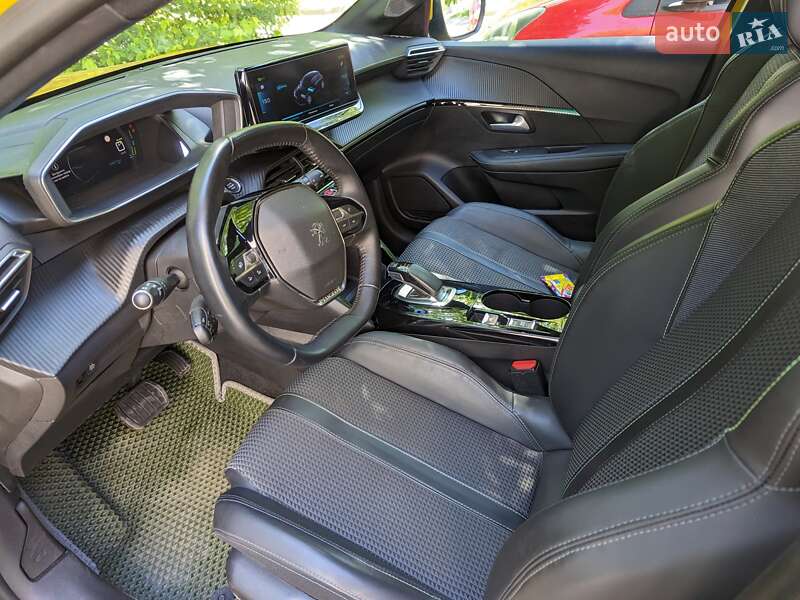 Хэтчбек Peugeot 208 2020 в Киеве