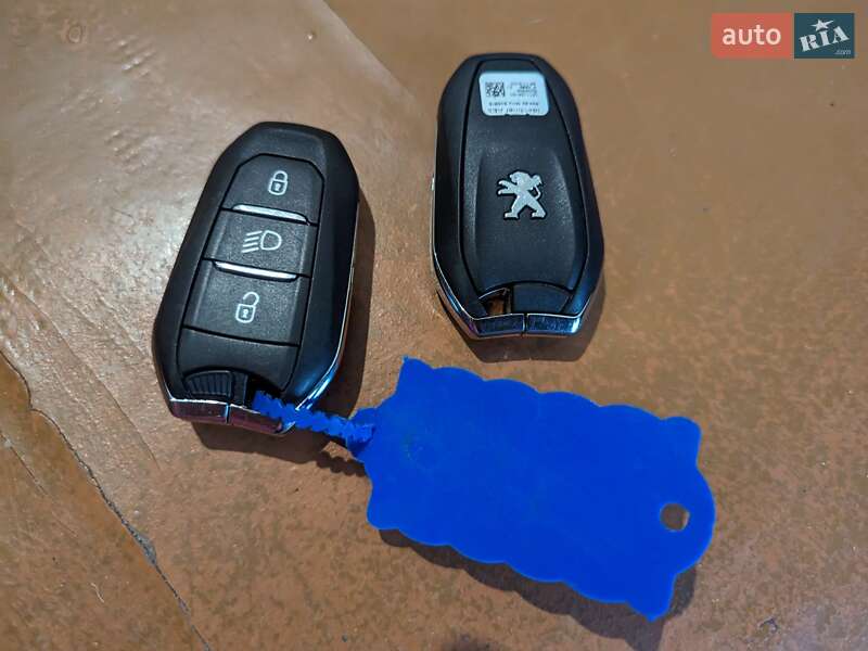 Хэтчбек Peugeot 208 2020 в Киеве